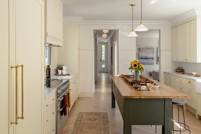 Photo - 67 Inman St