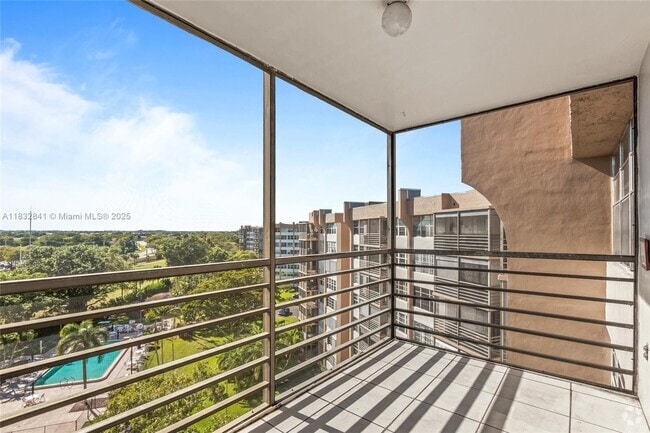 Building Photo - 1200 St Charles Pl Unit PH7 Rental