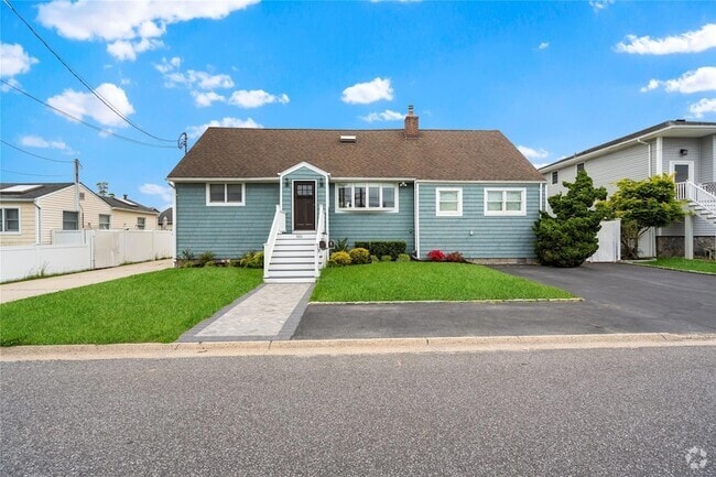 Building Photo - 551 Fire Island Ave Rental