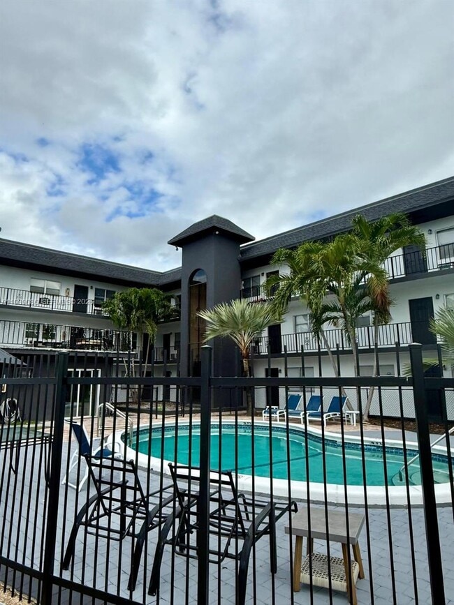 Photo - 1100 NE 9th Ave Unit 306