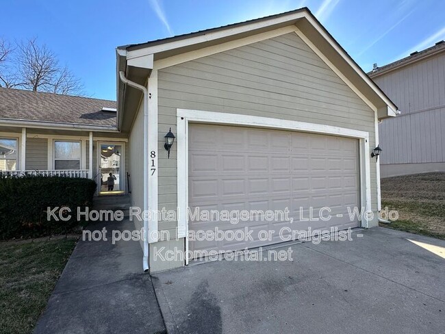 Photo - 817 NE Independence Ct