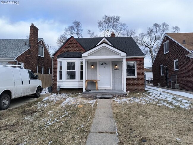 Photo - 19650 Buffalo St