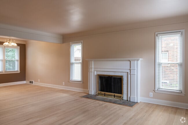 3BR, 1.5BA - 1,200SF - Living Room
