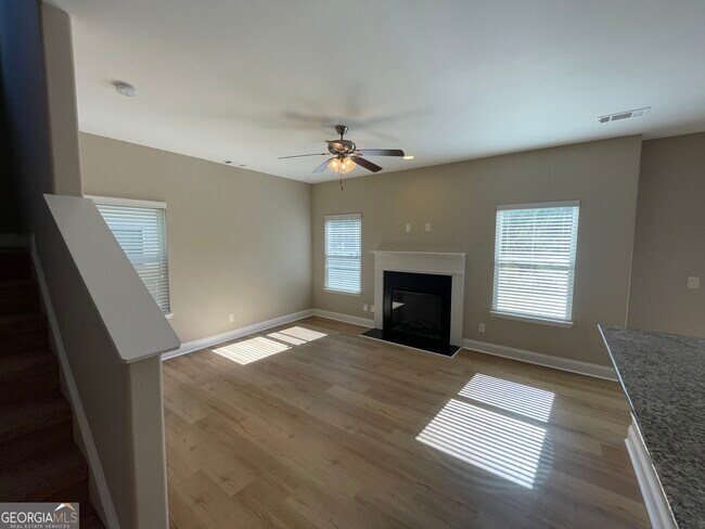 Photo - 495 Kirkland Dr