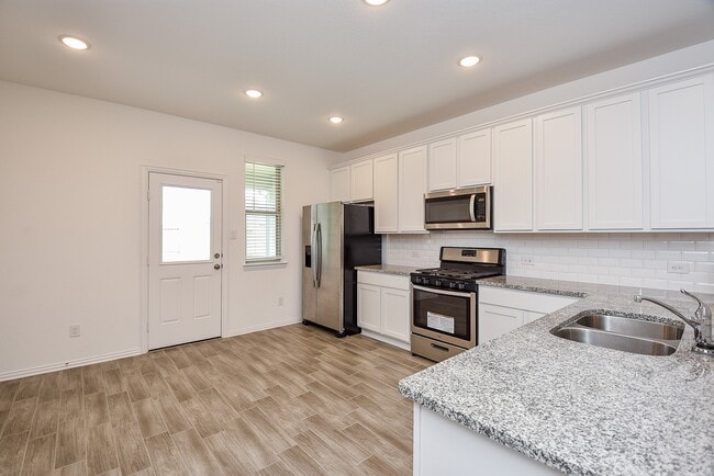 Photo - 31326 Black Frst Xing