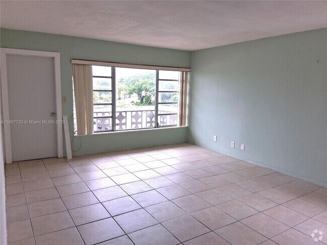 Building Photo - 16701 NE 14th Ave Unit 311 Rental