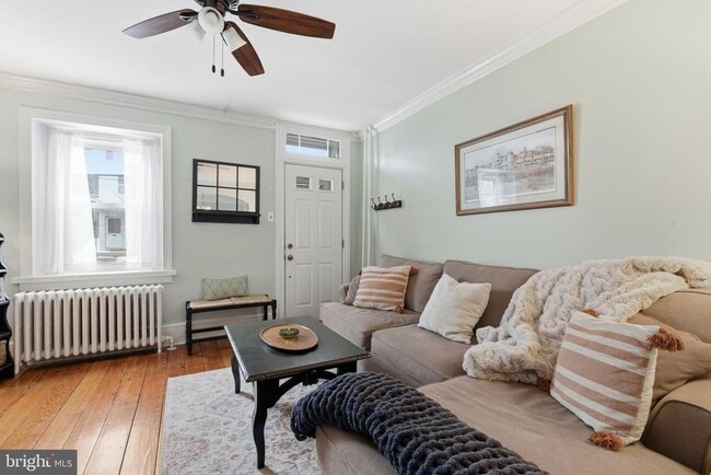 Building Photo - 405 Leverington Ave