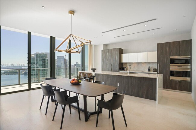 Photo - 650 NE 32nd St Unit UPH5303