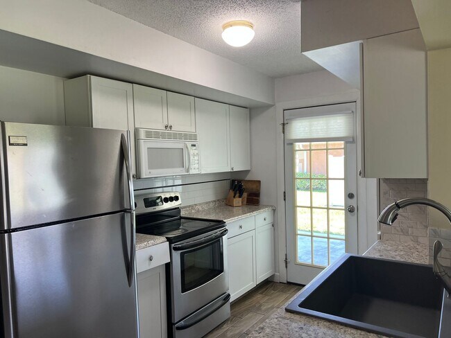 Photo - * Coming Soon * Furnished 2/2 in Port St Lucie
