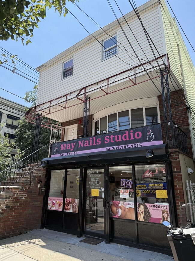 Photo - 201 39th St Unidad 2 Rental