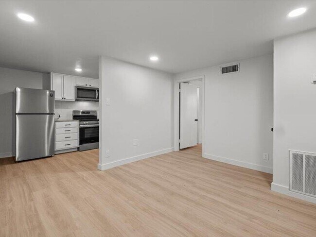 Photo - 525 W Houston St Unidad 525