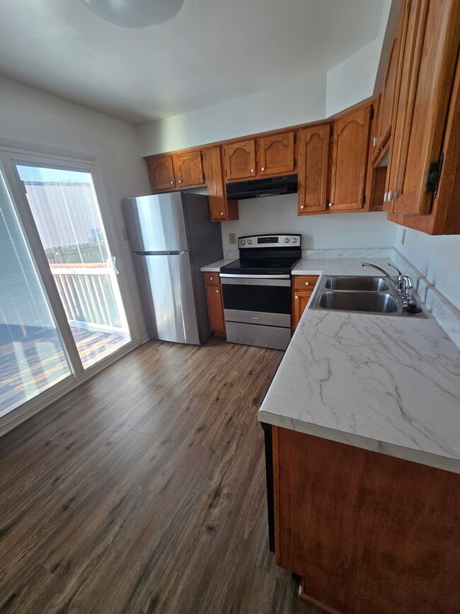 Photo - 2062 Elmhurst Ln