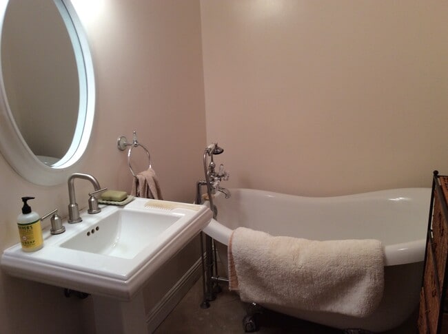 Photo - 23294 Red Rock Rd