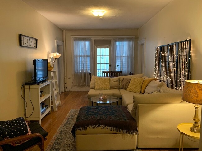 Building Photo - 18 Melvin Ave Unit 4