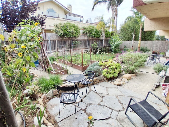 Photo - 258 N 12th St Unit Apt. B
