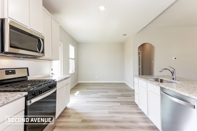 Photo - 613 Emerson Dr