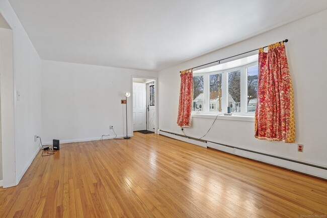Photo - 241 Soundview Ave Apartment