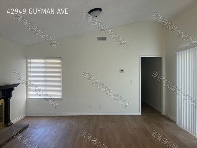 42949 Guyman Ave