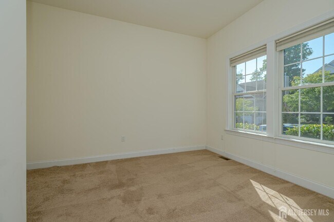 9 Comstock Ln