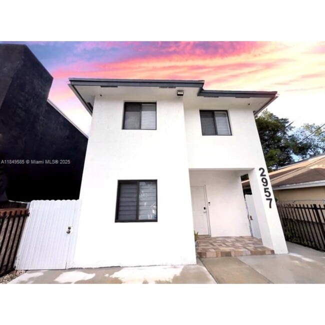 Building Photo - 2957 NW 45th St Rental