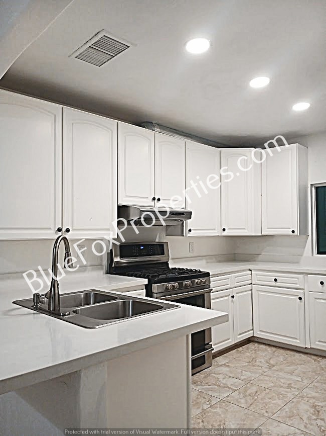 Photo - 2641 N Fontana Ave