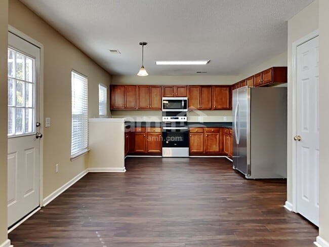 8545 Chloe Ln