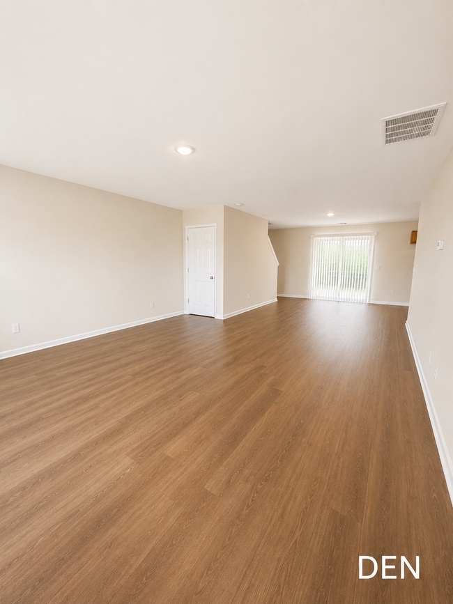 Photo - 81 Roseberry Cir
