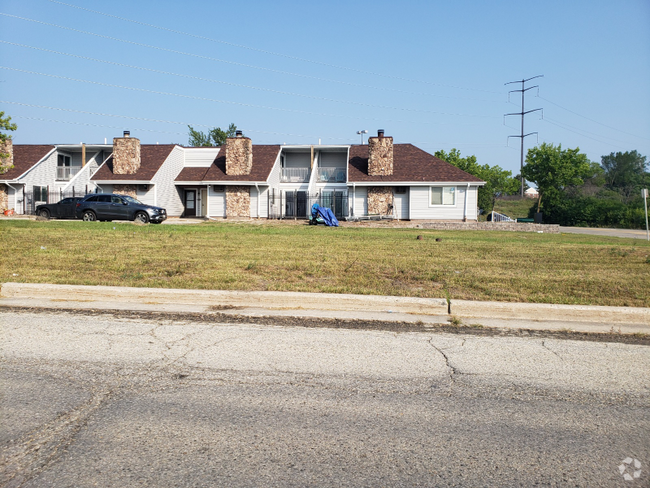 Building Photo - 8331 W Northridge Ct Rental