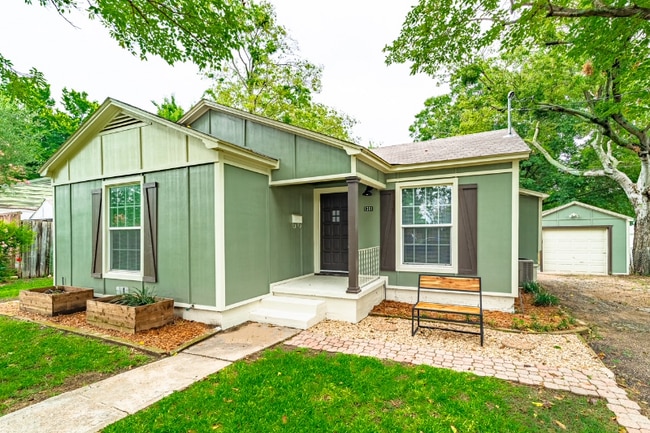 1201 W Alan Ave