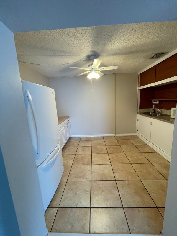 Building Photo - 3451 NE 13th Ave