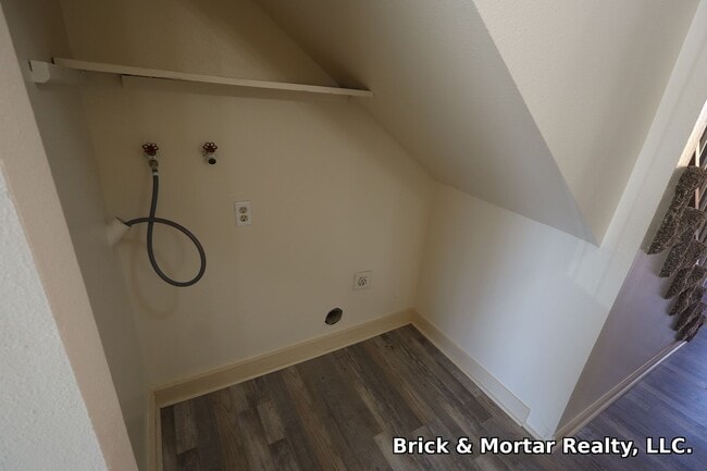 1001-1003-1003 Orchard St N Unit 1001