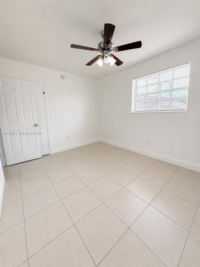 10841 SW 7th St Unit 1