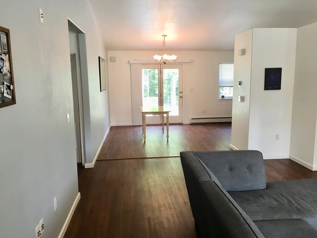 Photo - Home in North Pole / 2 Car Garage / Pet friendly