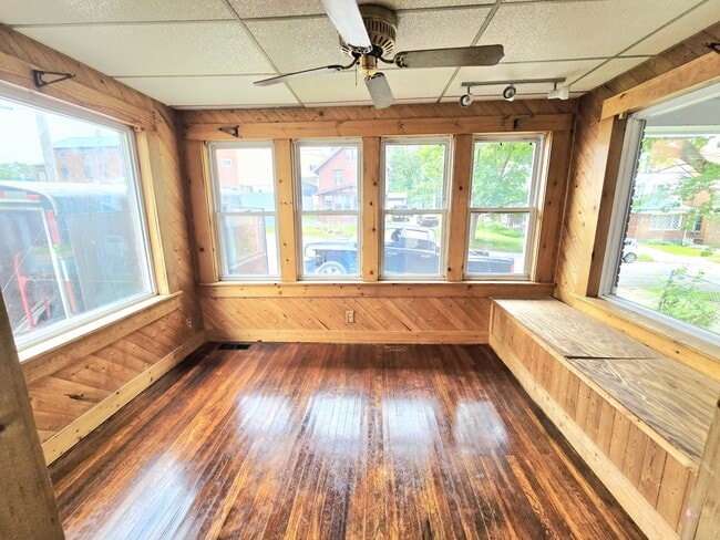 Photo - 18 W 29th St