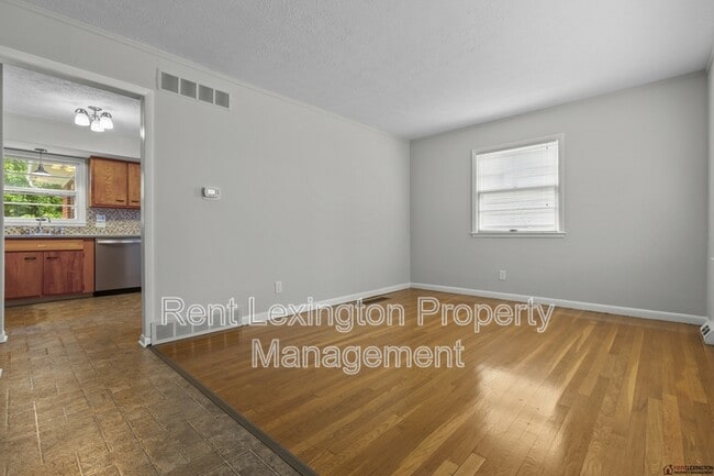 Photo - 2124 Violet Rd