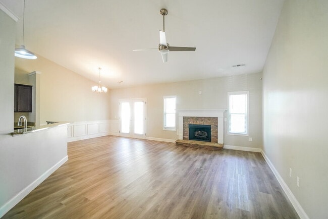 Photo - 242 Summer Gate Ln
