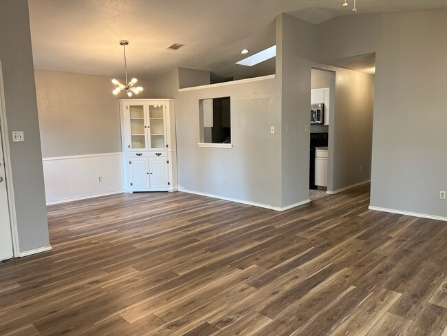 Photo - 759 Meadowcreek Ct