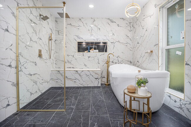 Photo - 2806 Chaucer Dr SW