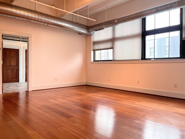 Photo - 210 Ellicott St Unit 1