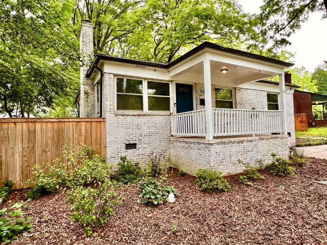 Photo - Welcome home to this charming house located near the heart of Charlotte, NC.