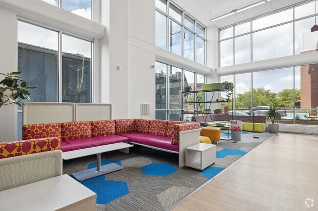 Photo - Smile Student Living - 615 S Wright