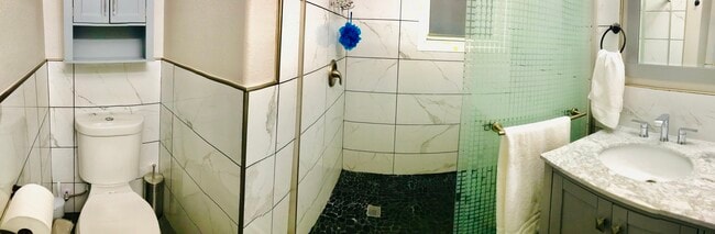 Photo - 685 Locust St