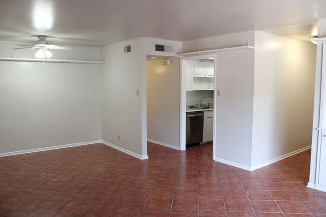 Photo - RENOVATED 2-BEDROOM CONDO AT THE GEORGIAN