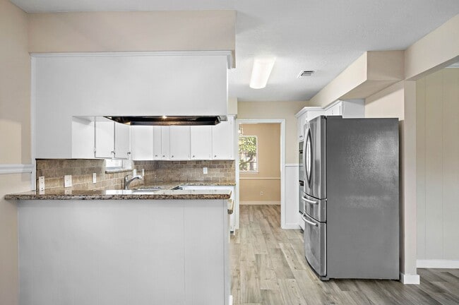 Photo - 1115 Cottage Oak Ln