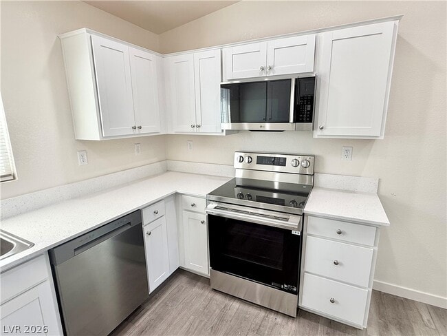 Photo - 1080 S Potro Ave