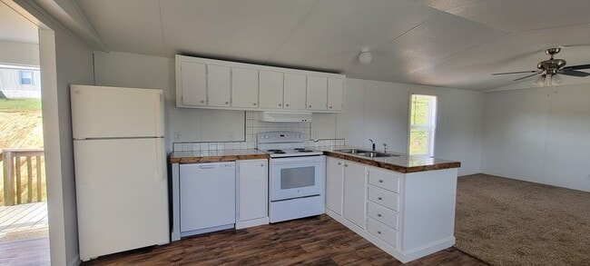 Building Photo - Ready to move in Rental