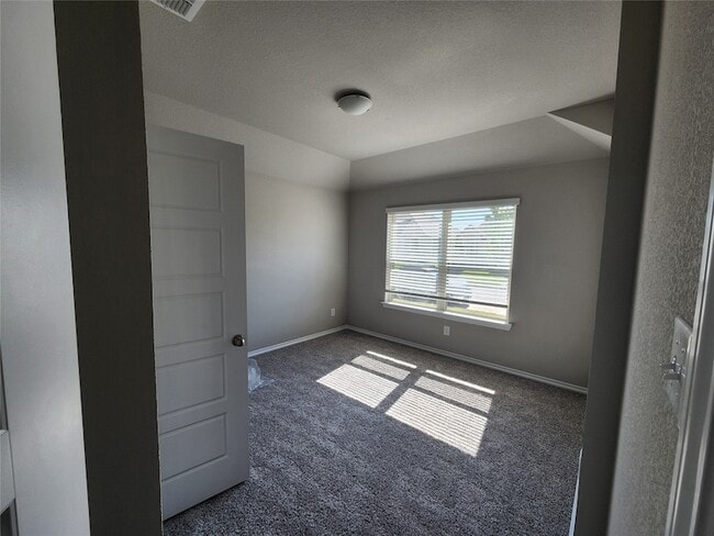 Photo - 355 Freestall Dr