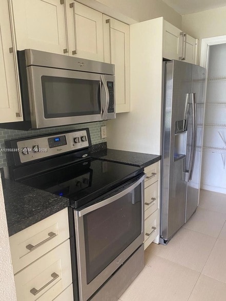 Photo - 2371 NW 33rd St Unidad 711