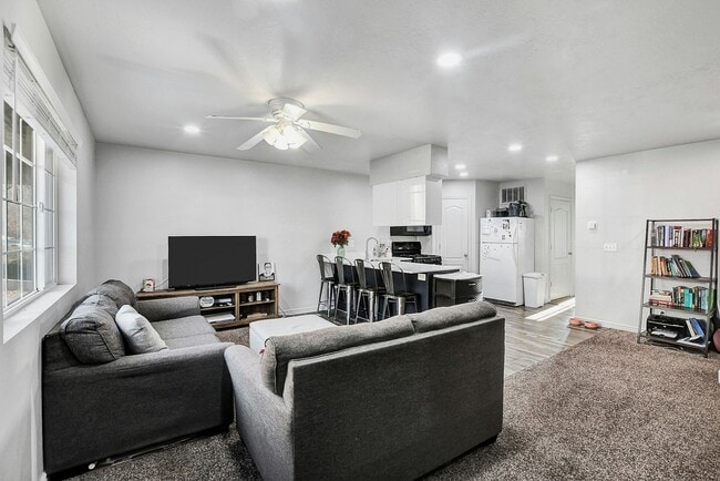 Photo - 2112 Dakota Ave