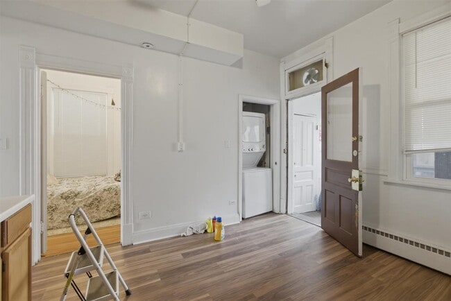 Photo - 3507 N Seminary Ave Unit 2F